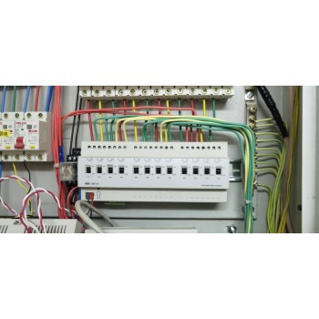 SL-3-100智能节能照明控制器